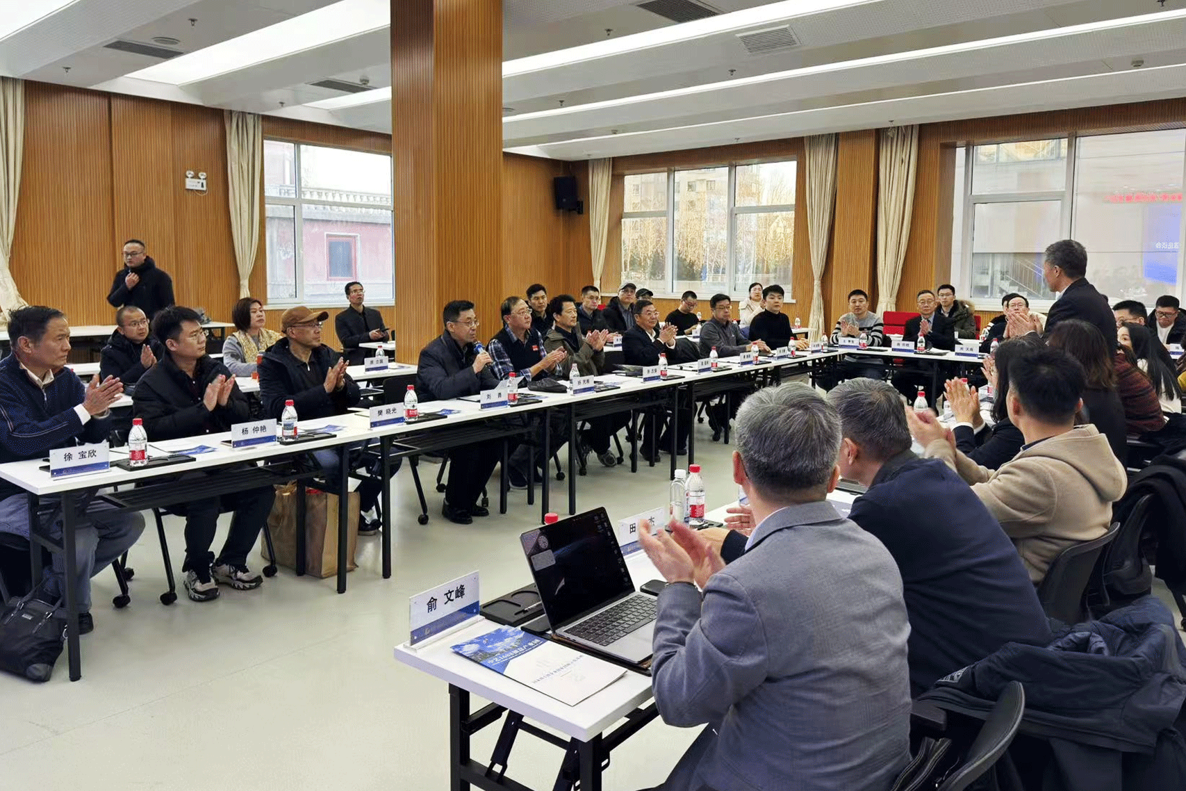 1766998703925390.png 1766998703925390.png